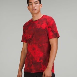 Lululemon men’s top